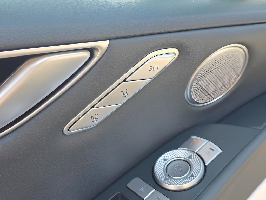 Used 2024 Genesis G80 image 17