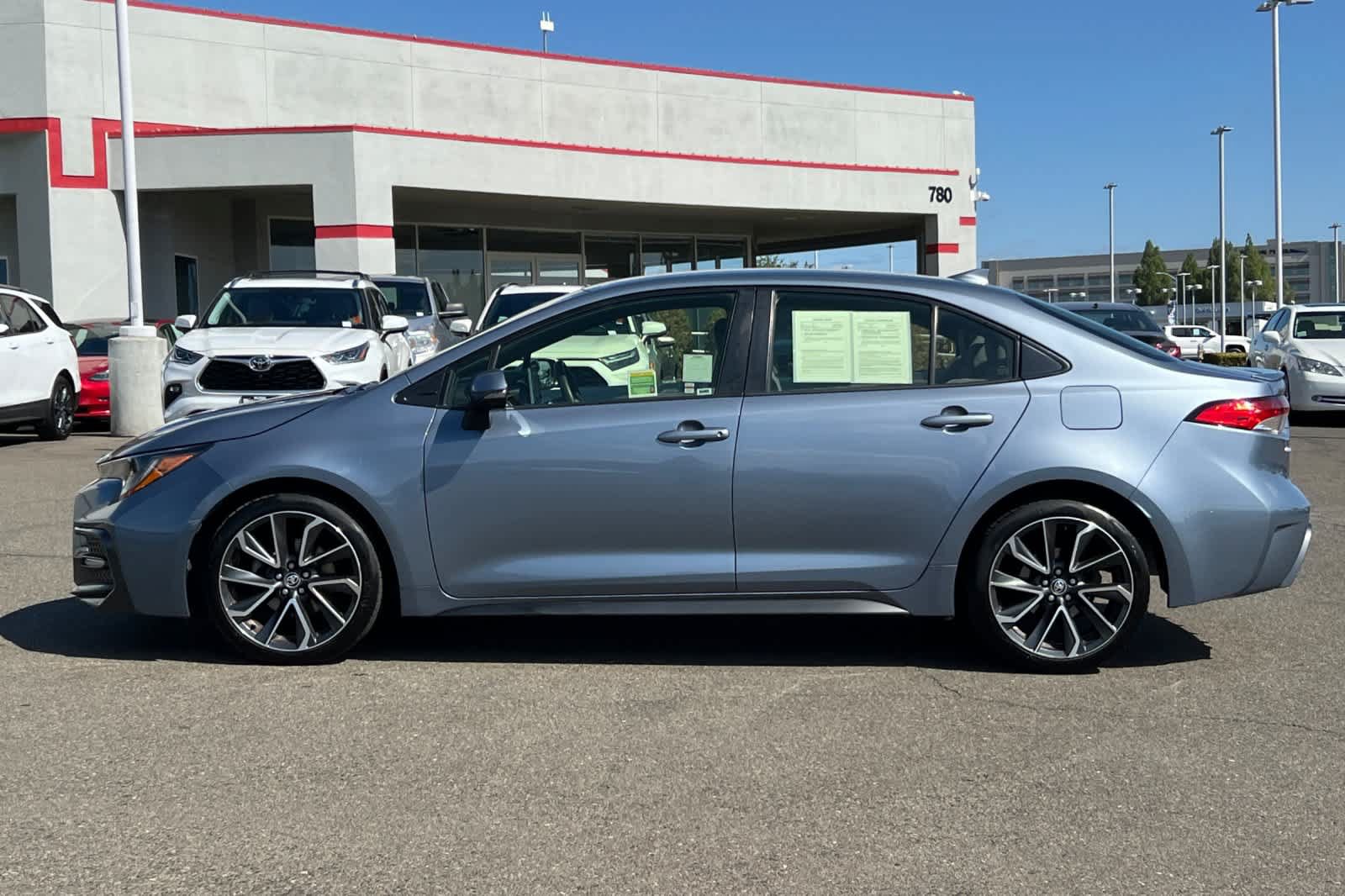 Used 2021 Toyota Corolla SE FWD image 9