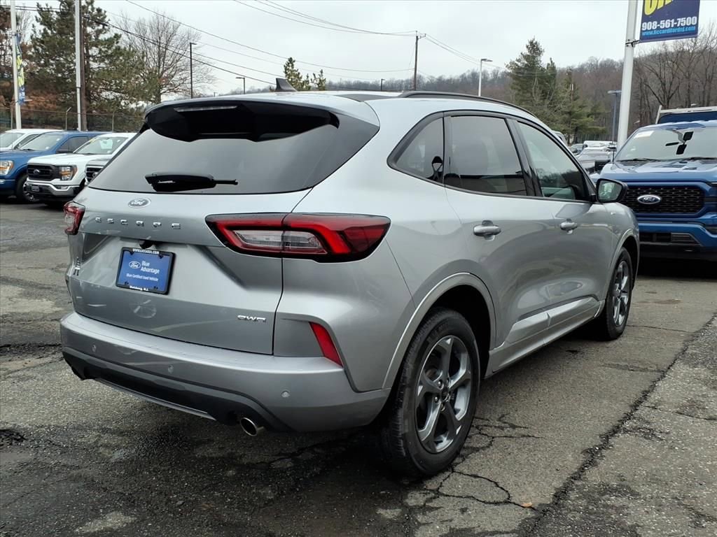 Certified 2023 Ford Escape ST-Line w/ Tech Pack #1 AWD/4WD image 5