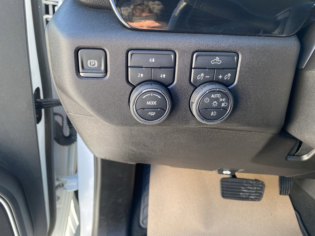 Used 2025 Chevrolet Silverado 2500 LT w/ Convenience Package image 13