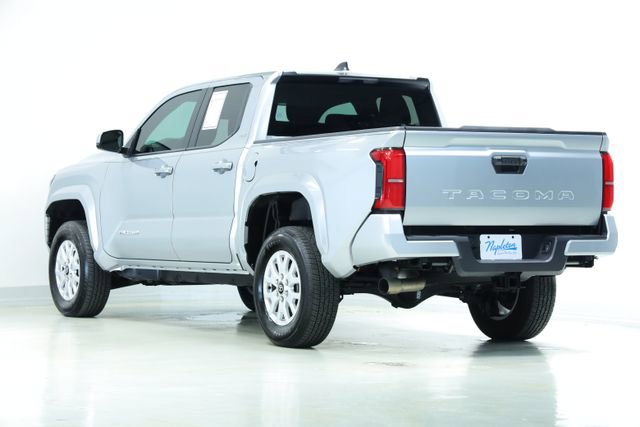 Used 2025 Toyota Tacoma SR5 image 6