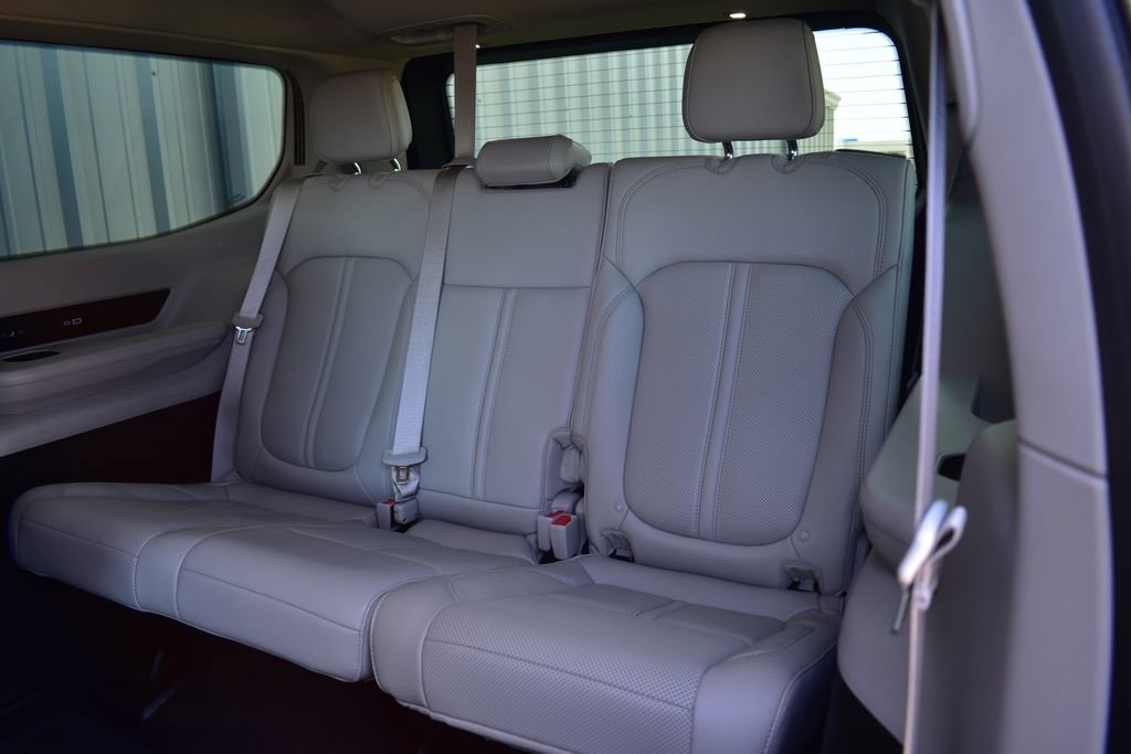 Used 2022 Jeep Wagoneer Series III w/ Premium Group I image 29