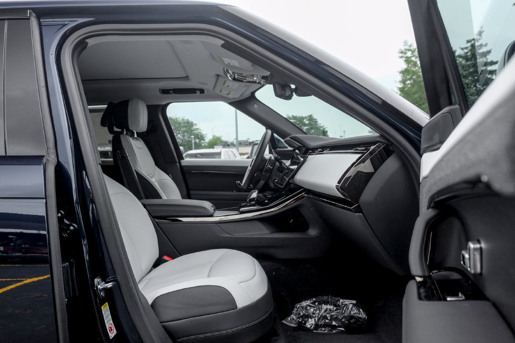 New 2026 Land Rover Range Rover Sport Dynamic SE AWD/4WD image 22