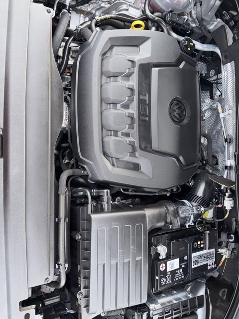 Used 2022 Volkswagen Tiguan SE R-Line image 30