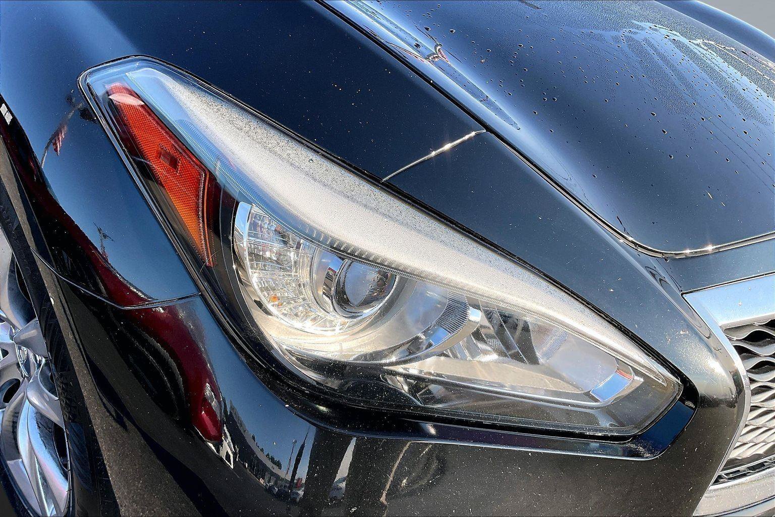Used 2018 INFINITI Q70 Luxe w/ Cargo Package RWD image 30