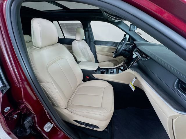 New 2025 Jeep Grand Cherokee Limited w/ Luxury Tech Group II image 32