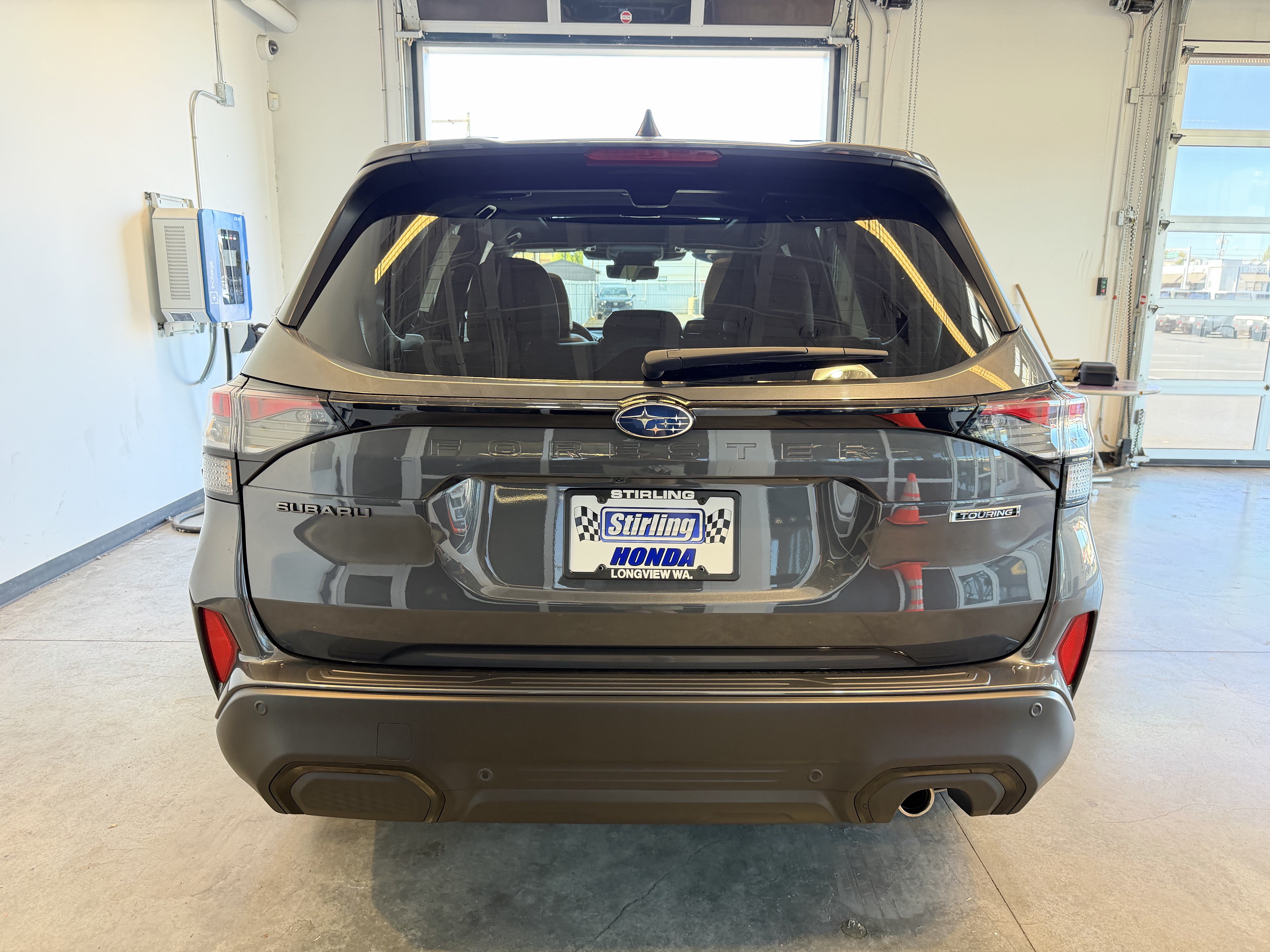 Used 2025 Subaru Forester Touring w/ Popular Package - Touring AWD/4WD image 4