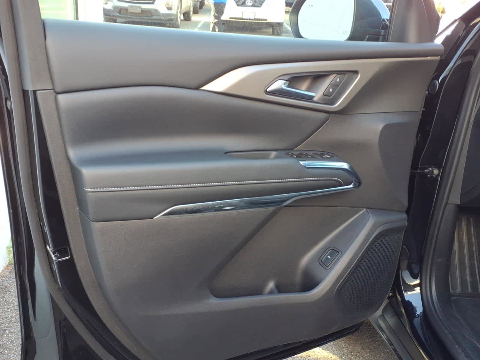 Used 2026 Chevrolet Traverse LT AWD/4WD image 10