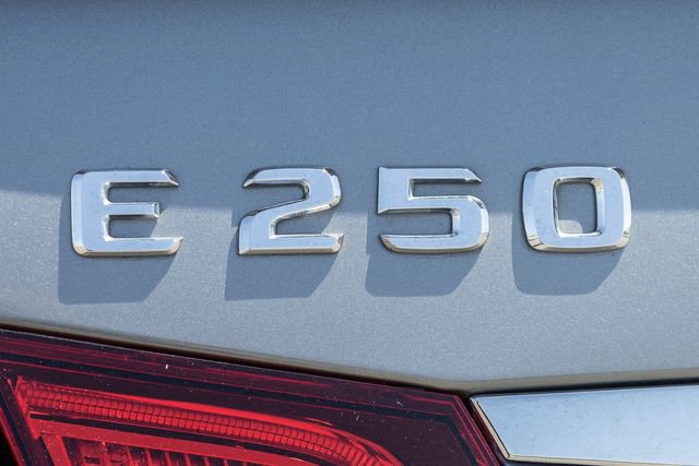 Used 2014 Mercedes-Benz E 250 BlueTEC Sedan image 5