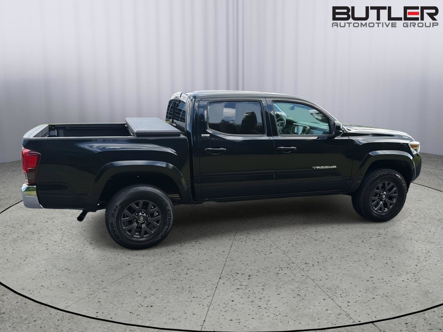 Used 2022 Toyota Tacoma SR5 RWD image 7