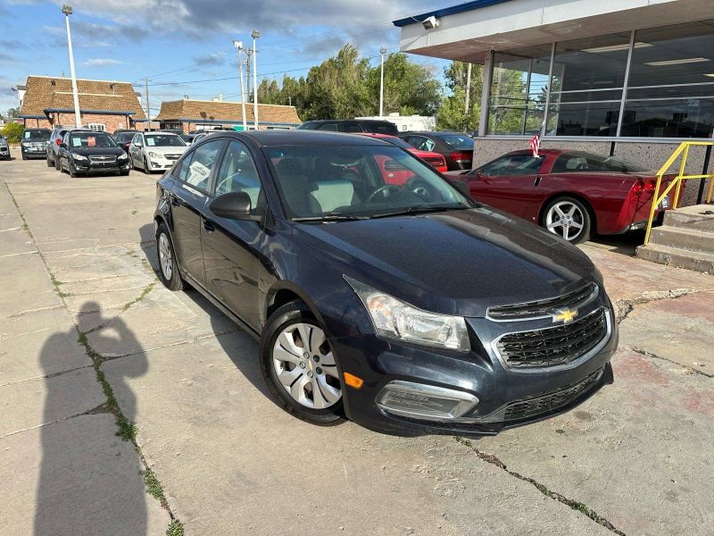 Used 2015 Chevrolet Cruze L FWD image 1