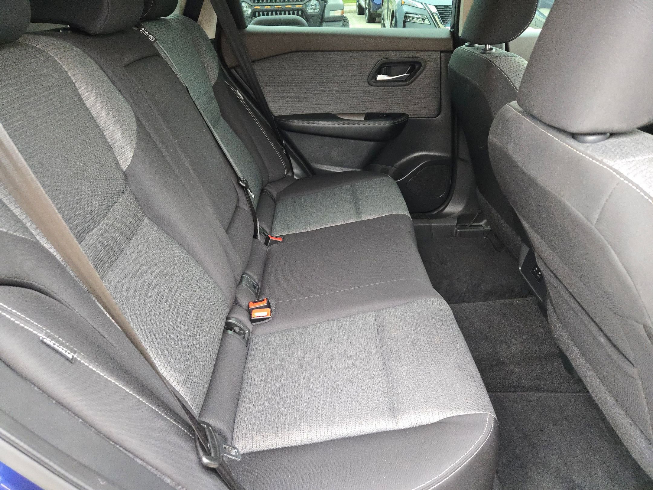 Used 2023 Nissan Rogue SV image 26