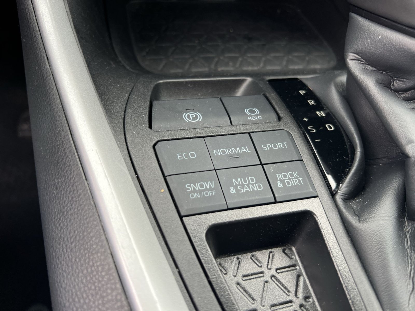 Used 2023 Toyota RAV4 XLE Premium AWD/4WD image 27