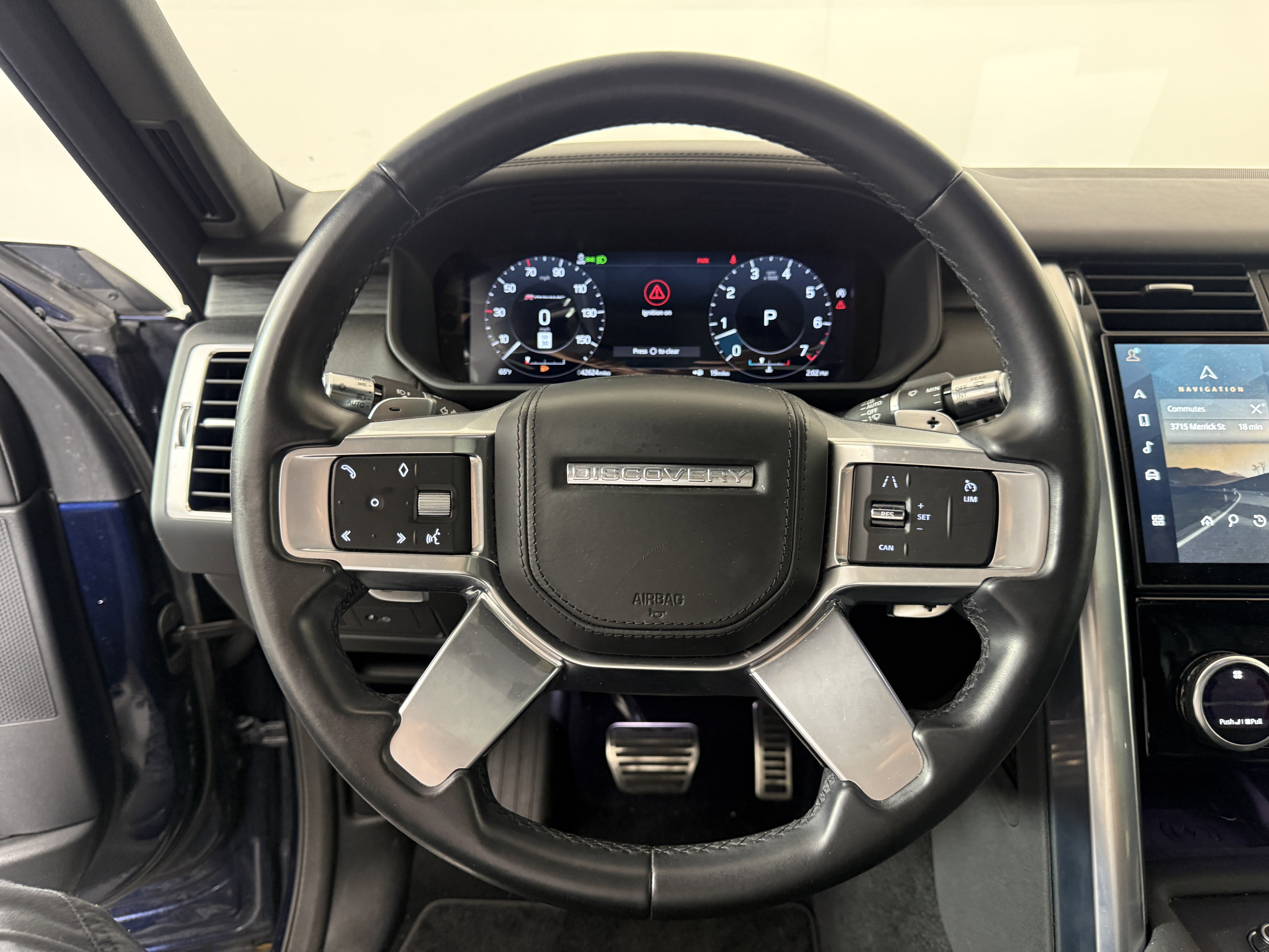 Used 2022 Land Rover Discovery S R-Dynamic image 16