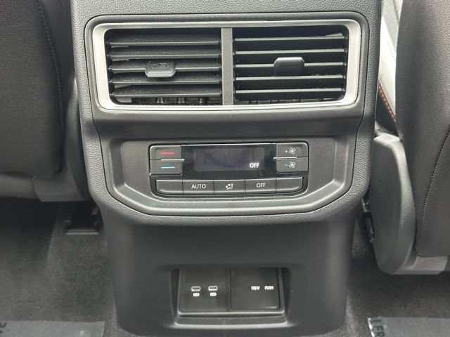 Certified 2025 Volkswagen Atlas Peak Edition SE AWD/4WD image 31