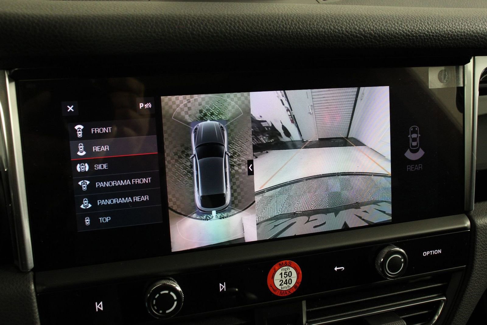 Certified 2025 Porsche Macan image 17