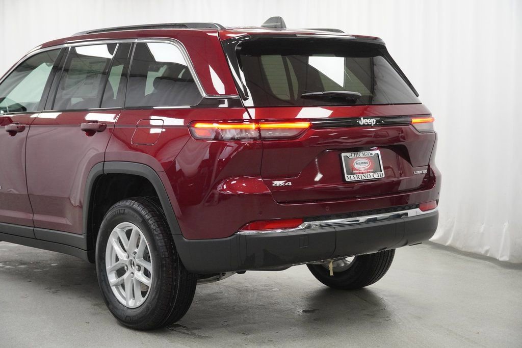 New 2026 Jeep Grand Cherokee Laredo image 12
