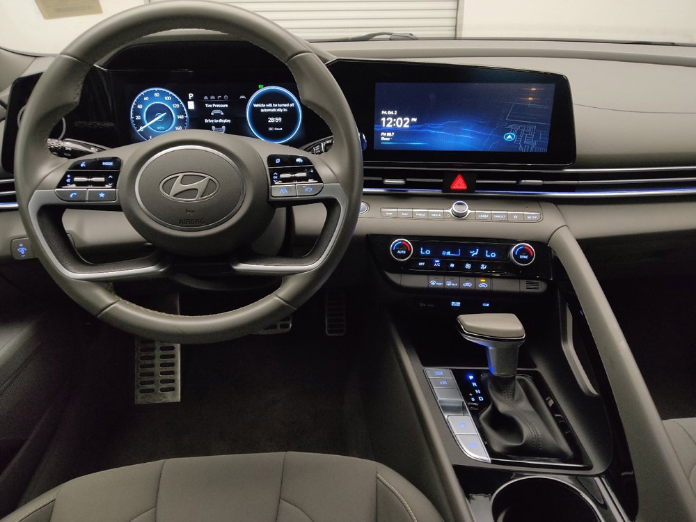 Used 2025 Hyundai Elantra SEL FWD image 22