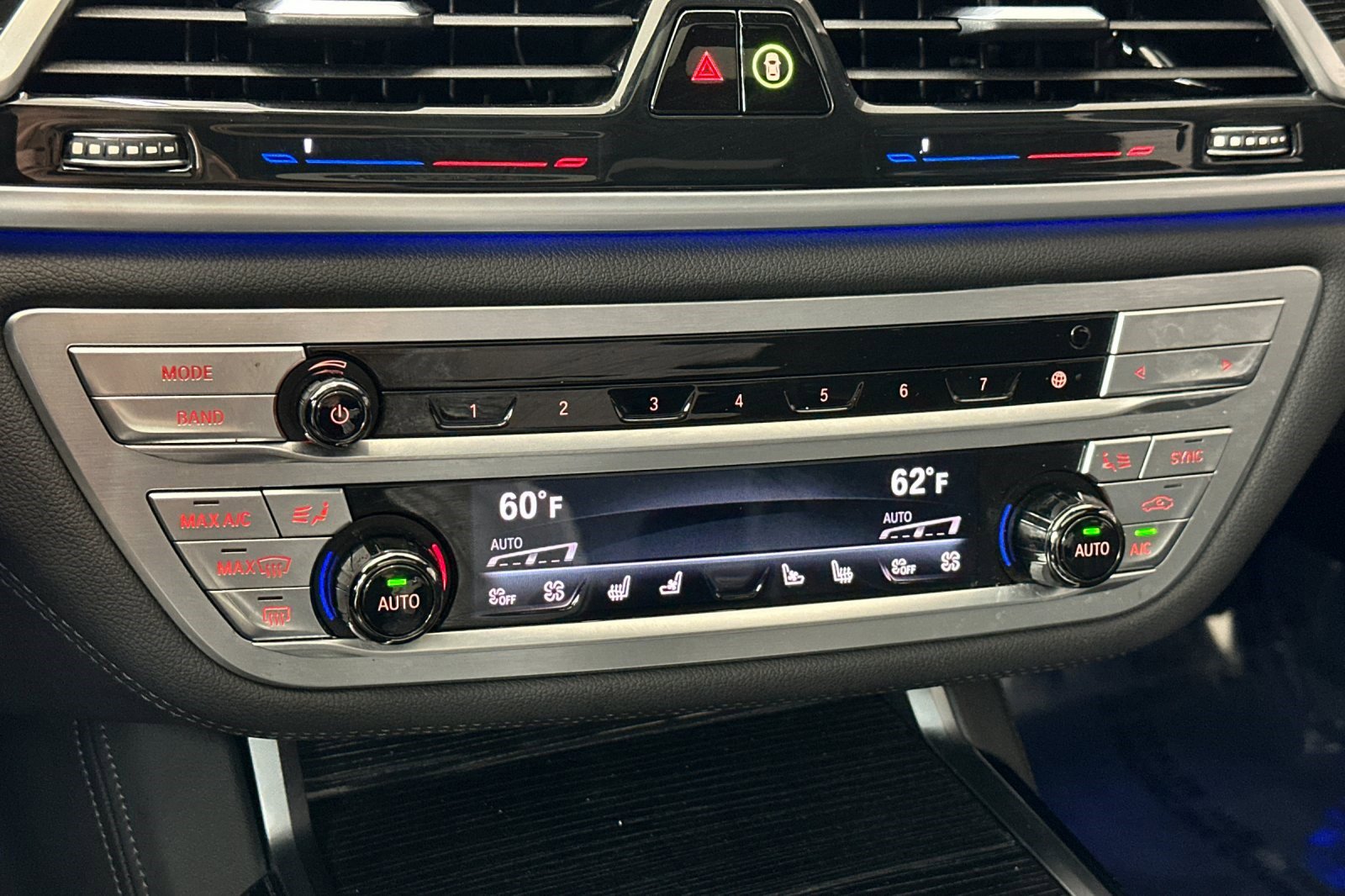 Used 2022 BMW 750i xDrive w/ Executive Package image 26