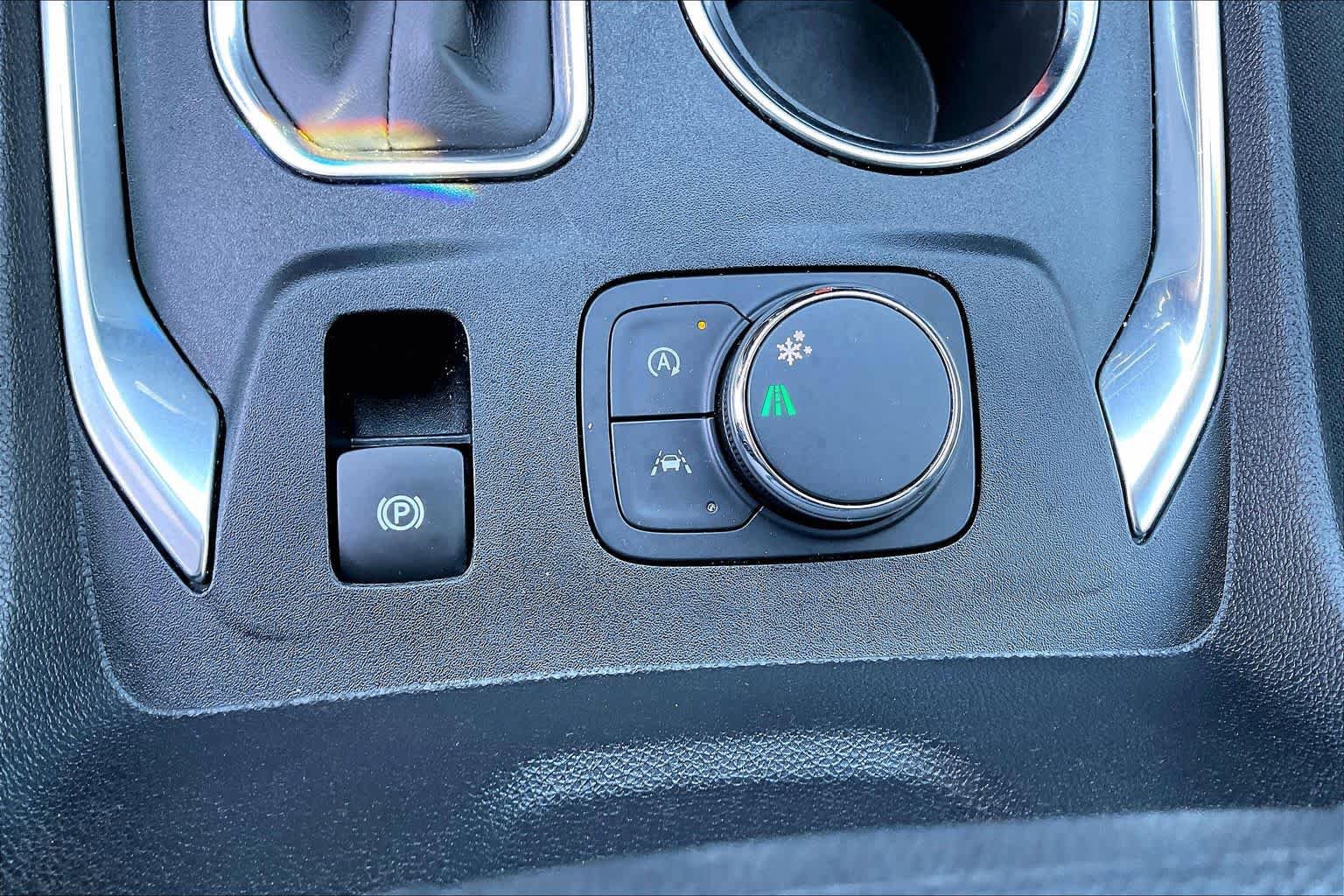Certified 2023 Chevrolet Traverse LT FWD image 34