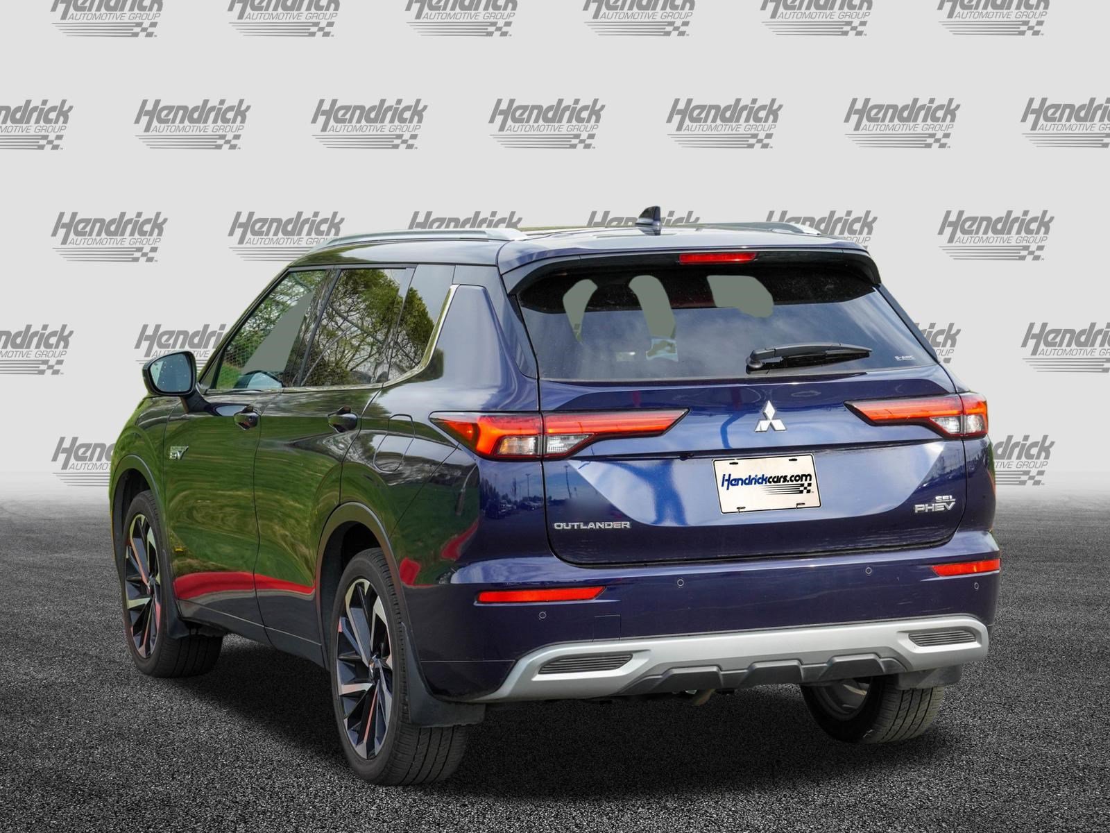 Used 2024 Mitsubishi Outlander 4WD Plug-In Hybrid image 7