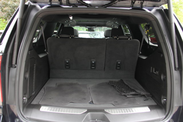 Used 2023 Chevrolet Suburban Premier AWD/4WD image 38