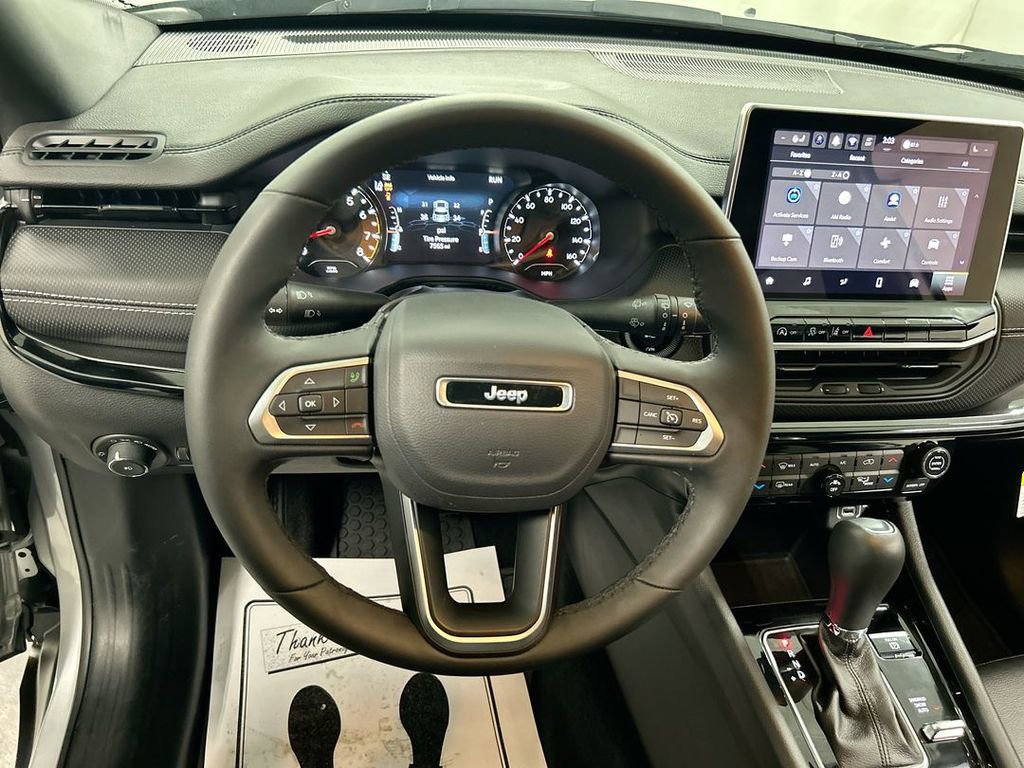 Used 2024 Jeep Compass Latitude w/ Convenience Group image 4