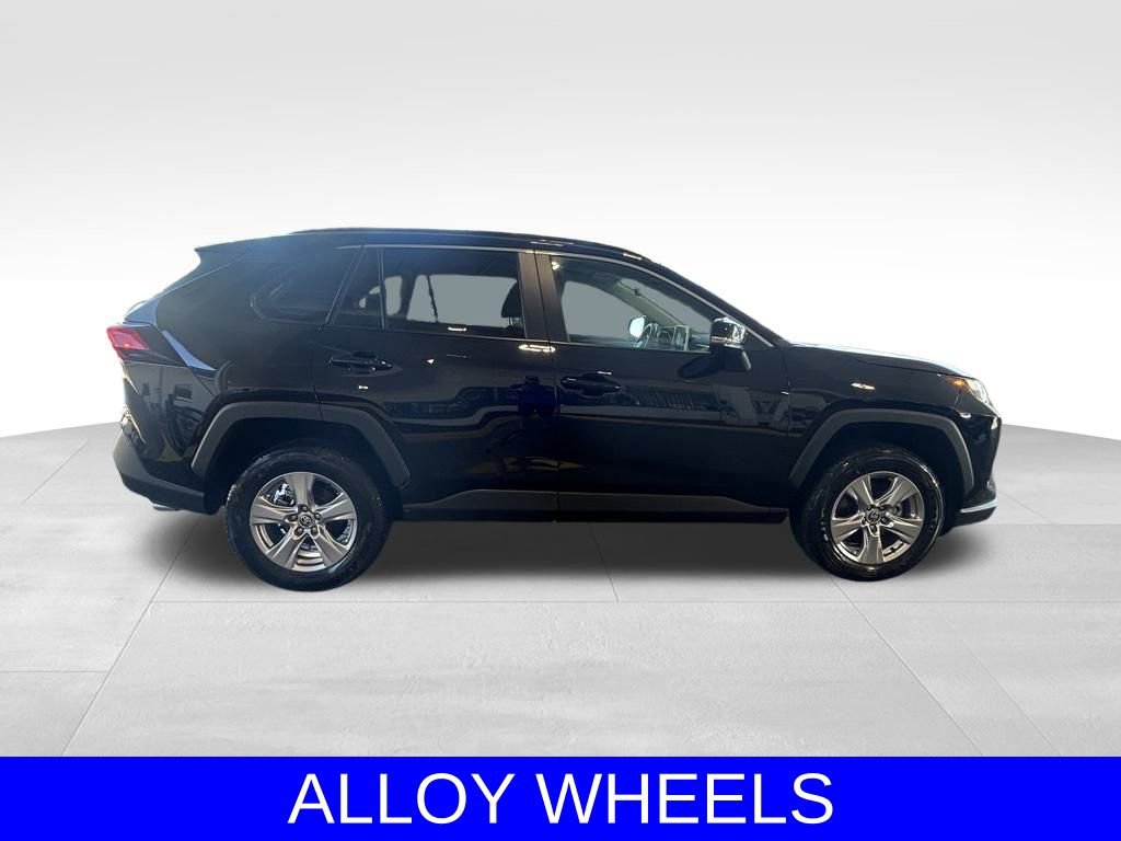 Used 2025 Toyota RAV4 XLE image 3