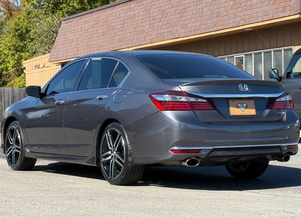 Used 2017 Honda Accord Sport image 3