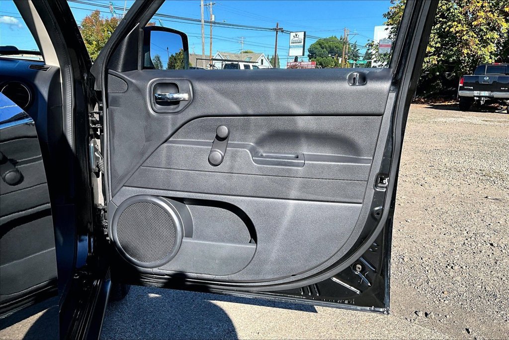 Used 2012 Jeep Patriot Sport FWD image 23