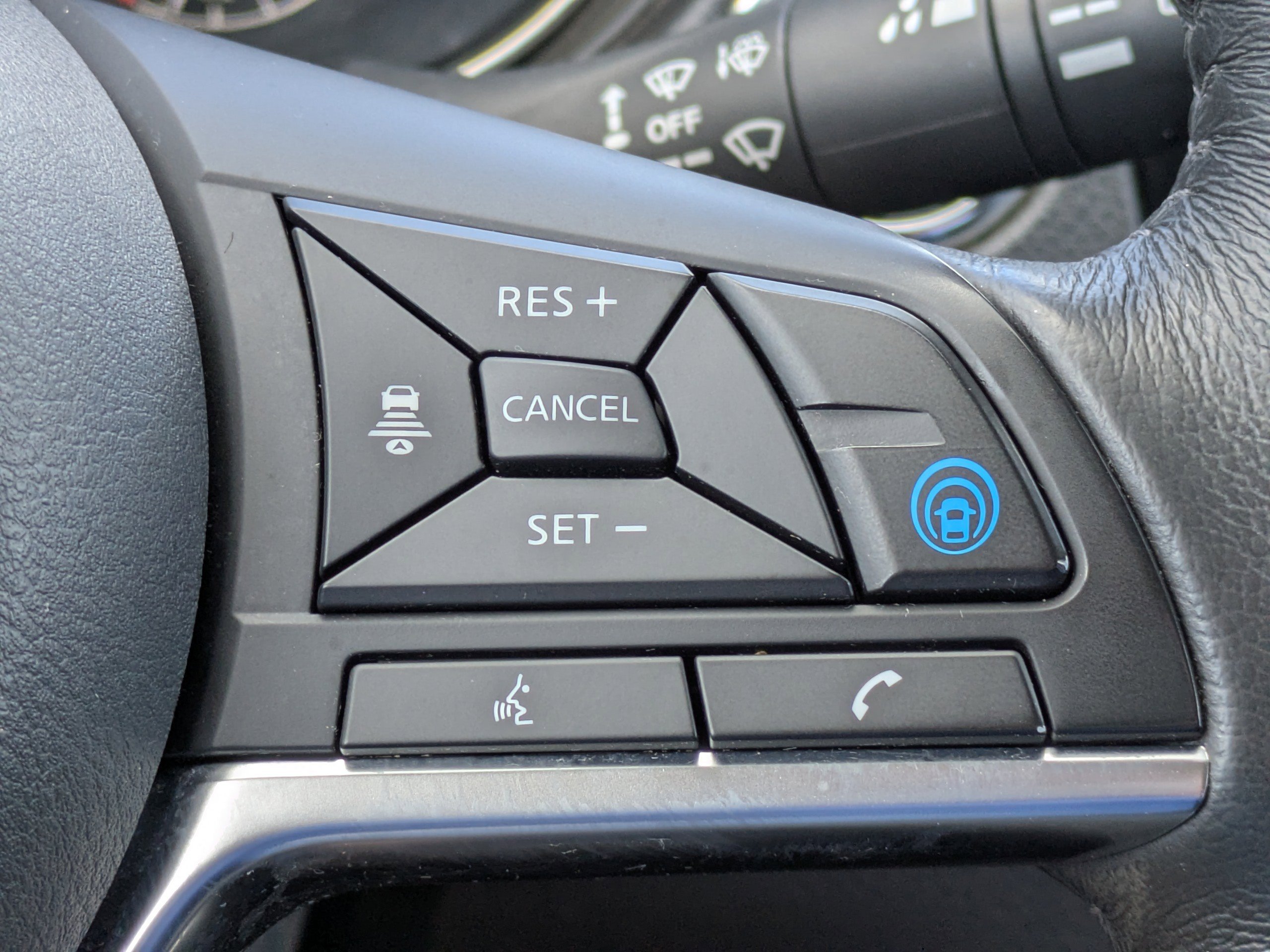 Used 2019 Nissan Rogue SV w/ Premium Package AWD/4WD image 26