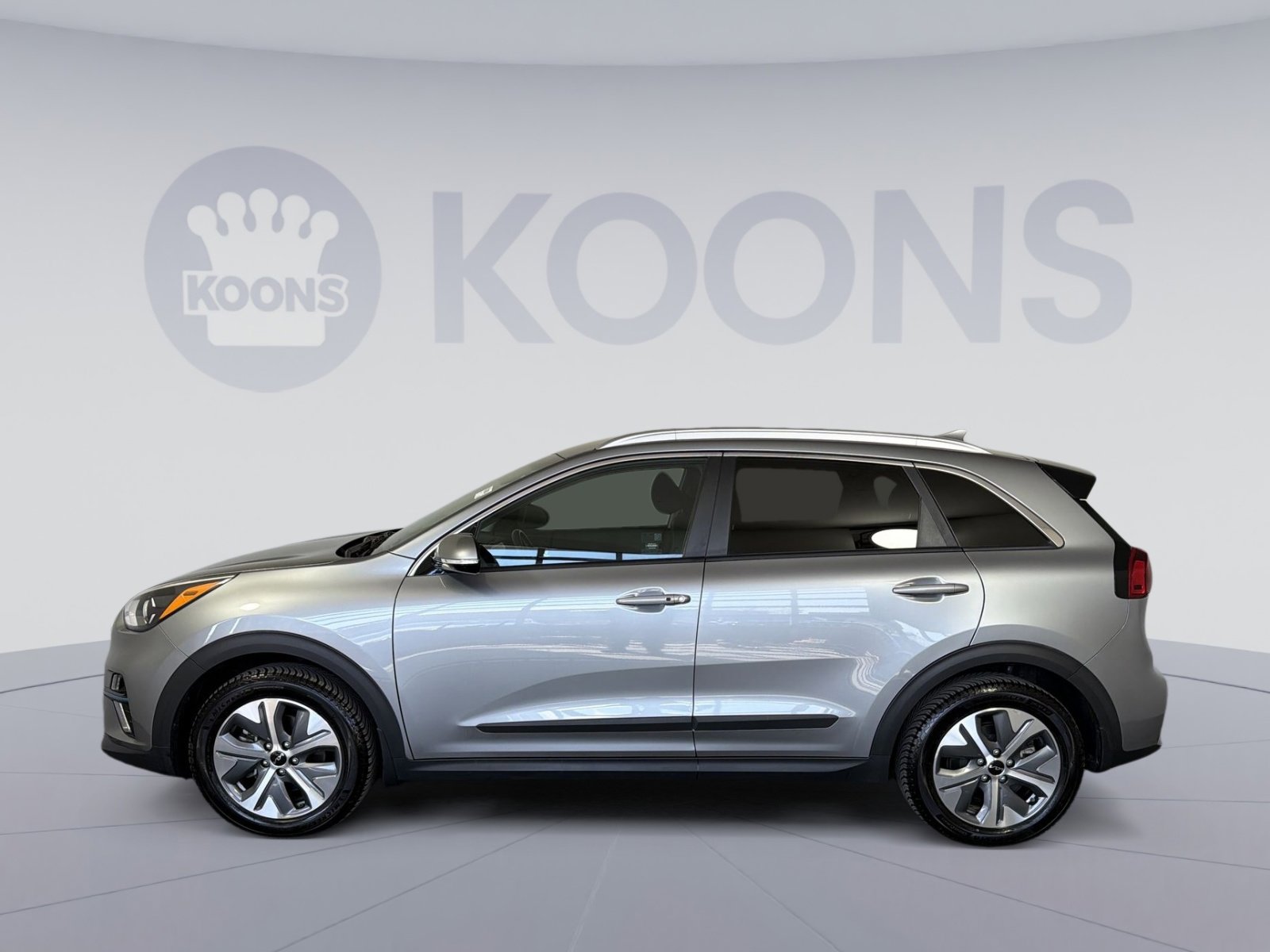 Used 2022 Kia Niro EX w/ Cold Weather Package image 2