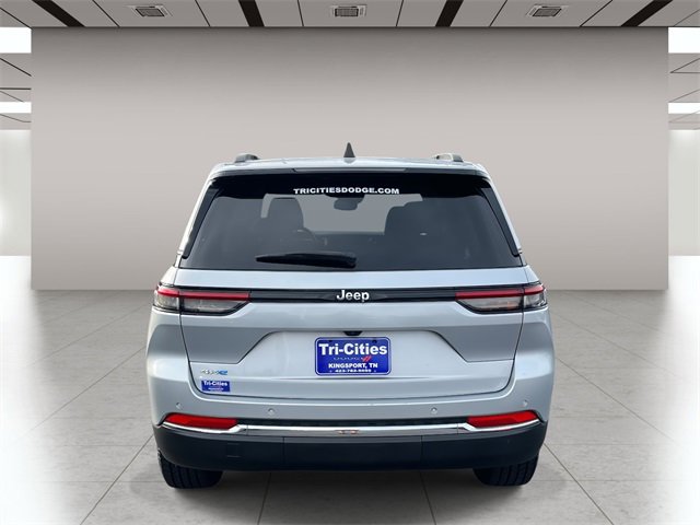 Used 2023 Jeep Grand Cherokee 4WD 4xe image 4