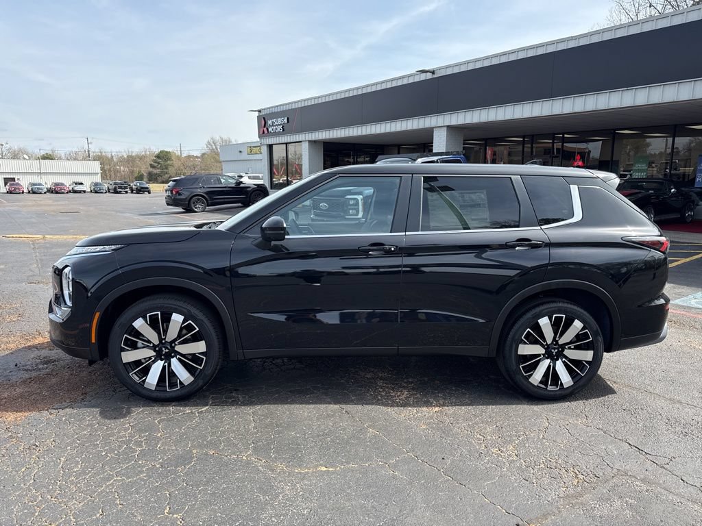 New 2026 Mitsubishi Outlander LE FWD image 11