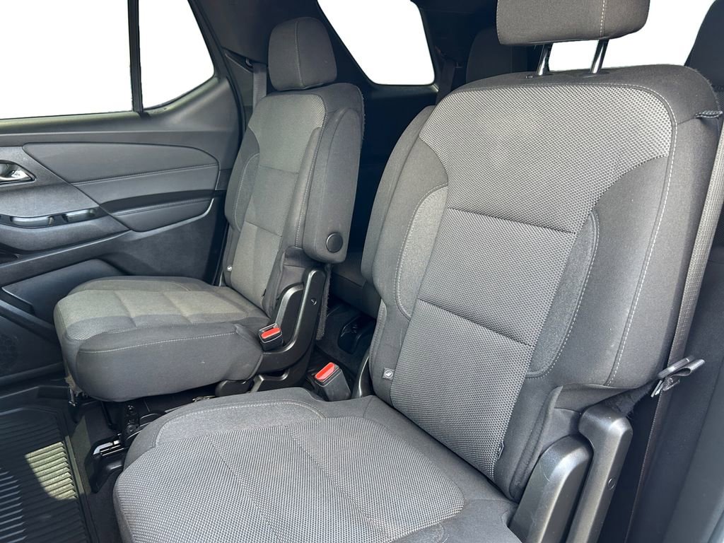Certified 2023 Chevrolet Traverse LT FWD image 16