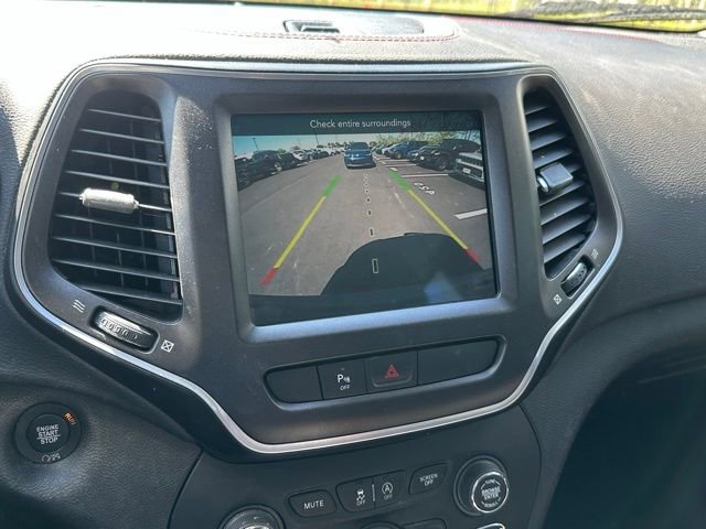 Used 2020 Jeep Cherokee Trailhawk image 27
