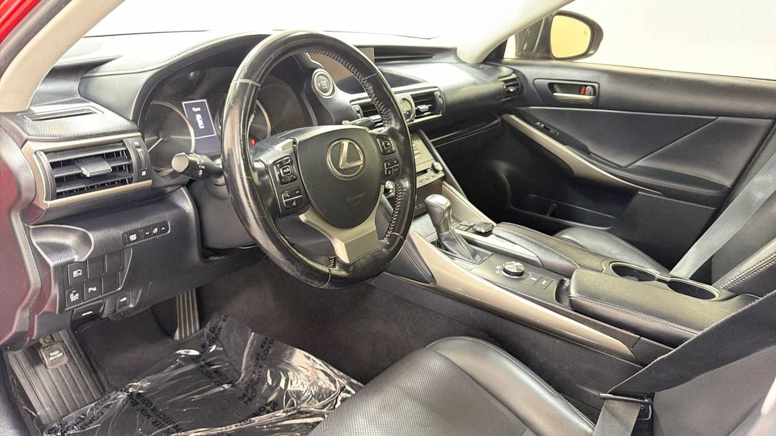 Used 2017 Lexus IS 300 AWD image 12