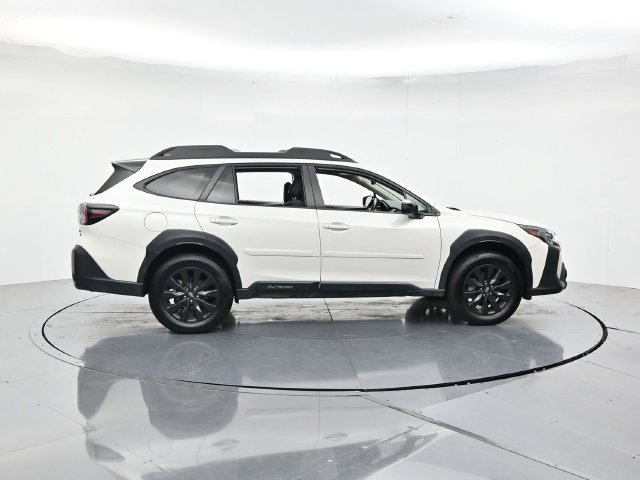 Used 2025 Subaru Outback Onyx Edition XT AWD/4WD image 2