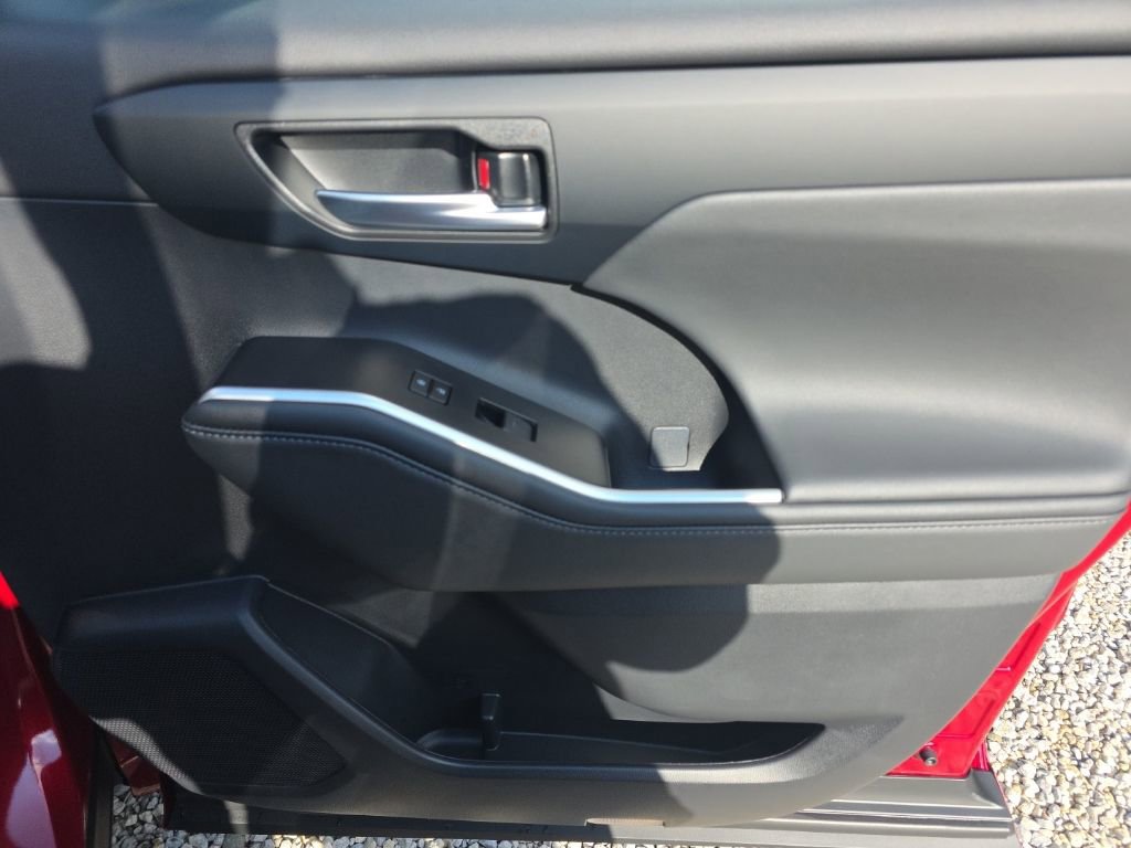 Certified 2026 Toyota Highlander XLE image 20