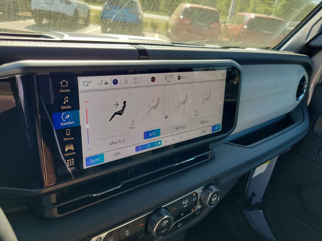 Used 2024 Jeep Wrangler Sahara image 19