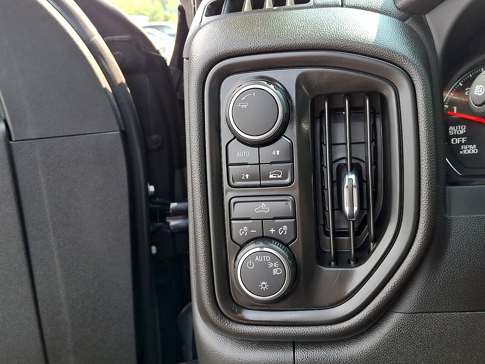 Used 2022 Chevrolet Silverado 1500 Custom w/ LPO, Dark Essentials Package AWD/4WD image 23