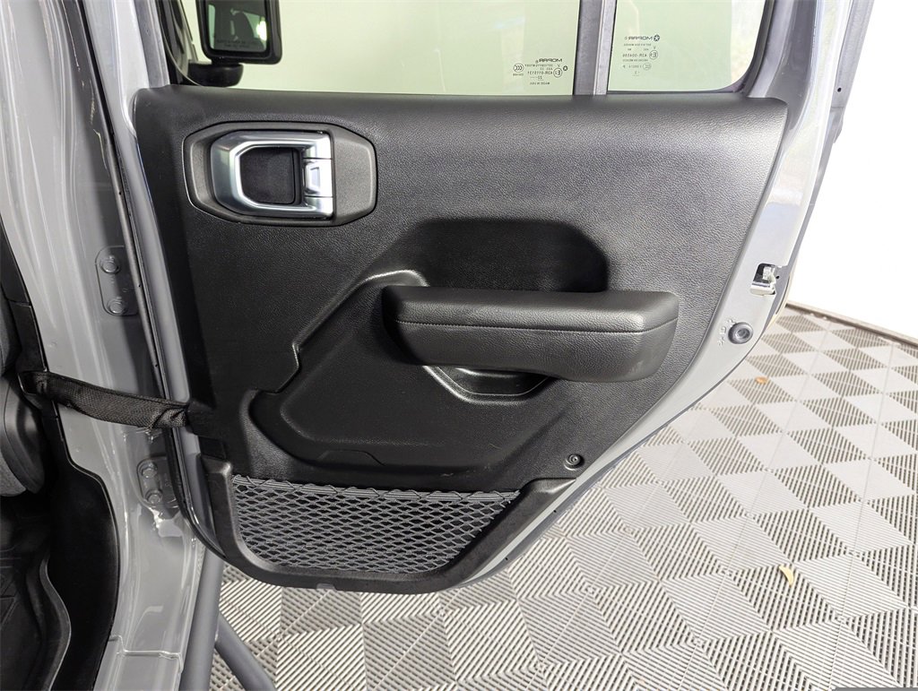 Used 2022 Jeep Gladiator Sport image 31