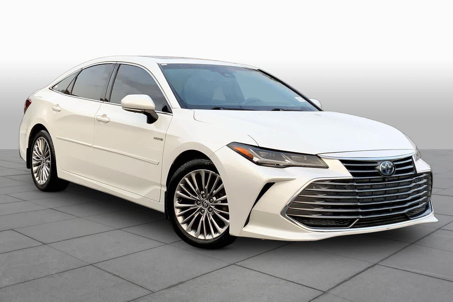 Used 2020 Toyota Avalon Limited w/ Advanced Safety Package FWD image 4