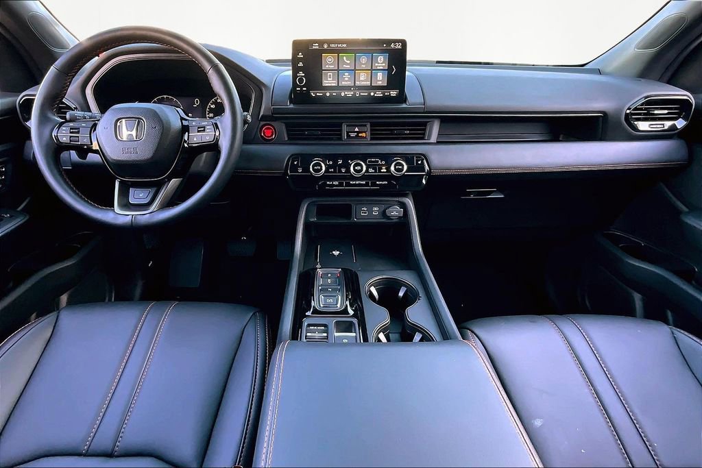 Certified 2025 Honda Pilot TrailSport image 8