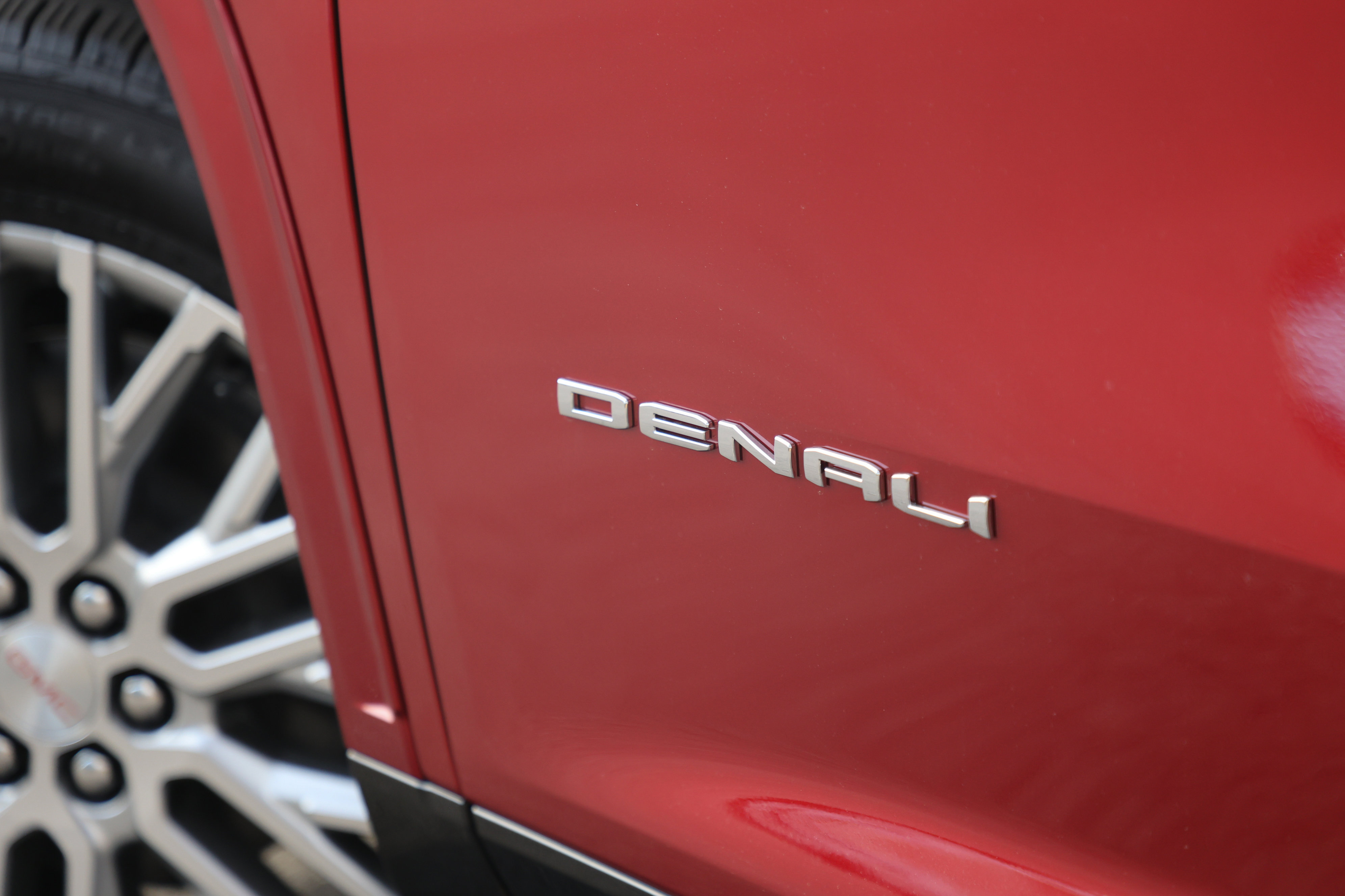 New 2026 GMC Acadia Denali w/ Super Cruise Package image 5