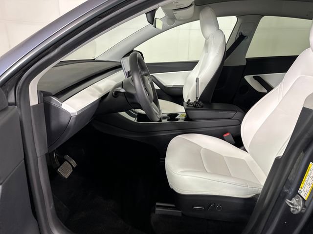 Used 2021 Tesla Model Y Long Range image 11