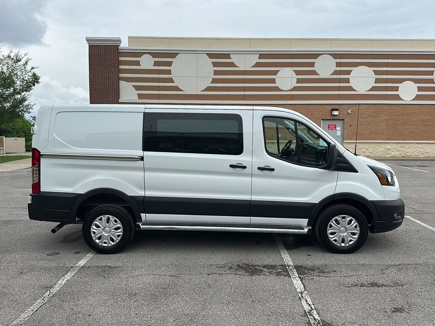 Certified 2025 Ford Transit 250 Low Roof w/ Exterior Upgrade Package RWD image 9