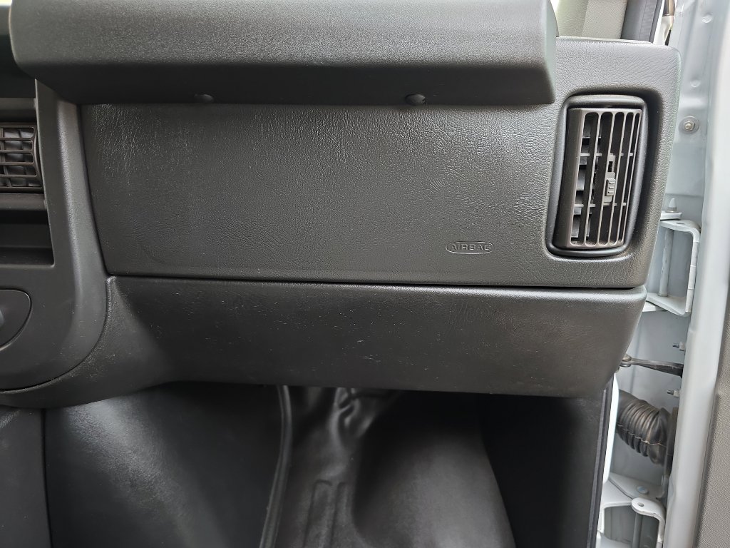Used 2021 Chevrolet Express 2500 w/ Driver Convenience Package image 19