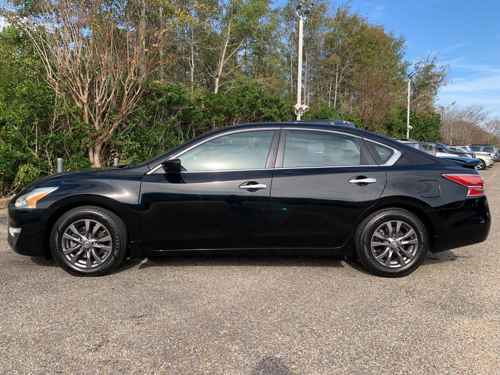 Used 2015 Nissan Altima 2.5 S w/ Sport Value Package image 6