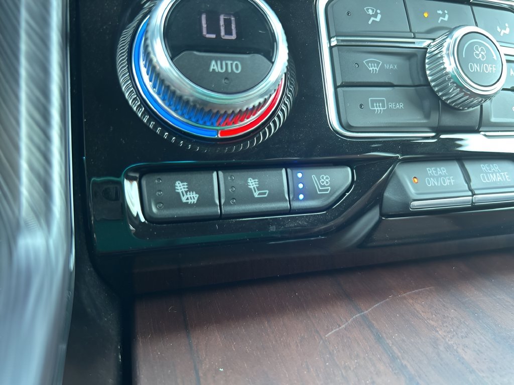 Used 2023 GMC Yukon Denali Ultimate AWD/4WD image 23
